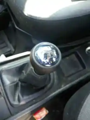 Veicolo di demolizione peugeot 207 1.4 hdi dell'anno 2006 alimentato 8hz