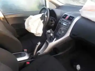 Veicolo di demolizione toyota auris 1.3 16v cat dell'anno 2010 alimentato 1nr