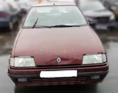 Véhicule à la ferraille renault 19 1.7 g de l'année 1991 alimenté f3n