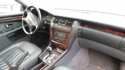 Здавання транспортного засобу audi a8 (d2) 4.2 quattro року 1994 потужний akg