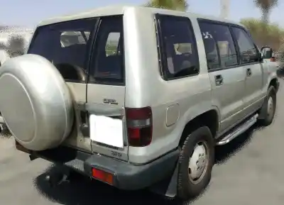 Véhicule à la ferraille opel monterey 3.1 turbodiesel de l'année 1994 alimenté 4jg2