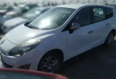 Véhicule à la ferraille renault                                            scenic iii                                                                                                                                                                                                                                                 grand family edition                                                                                                                                                                                                                                       de l'année 2011 alimenté k9k836