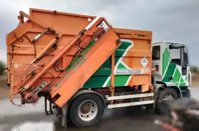 Veículo de Sucata iveco eurocargo 05.03 -> 5.9 diesel do ano 2006 alimentado f4ae0681b