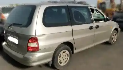 Veicolo di demolizione kia carnival i (up) 2.9 tdi dell'anno 2000 alimentato j3
