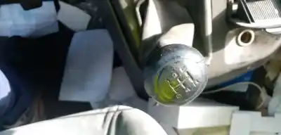 Veicolo di demolizione kia carnival i (up) 2.9 tdi dell'anno 2000 alimentato j3