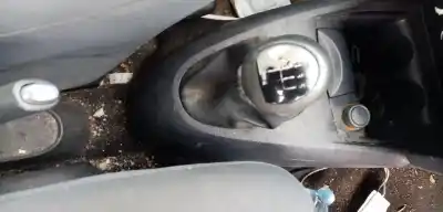 Здавання транспортного засобу renault clio ii fase ii (b/cb0) 1.2 16v року 2005 потужний d4f722