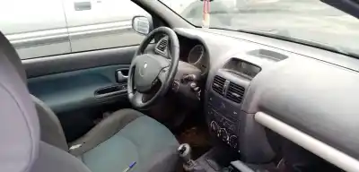 Здавання транспортного засобу renault clio ii fase ii (b/cb0) 1.2 16v року 2005 потужний d4f722
