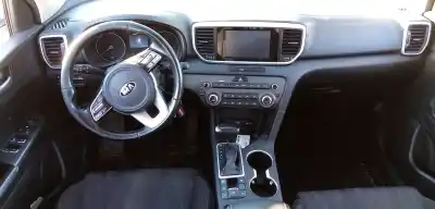 Veicolo di demolizione kia                                                sportage iv (ql, qle)                                                                                                                                                                                                                                      1.6 crdi                                                                                                                                                                                                                                                   dell'anno 2019 alimentato d4fe