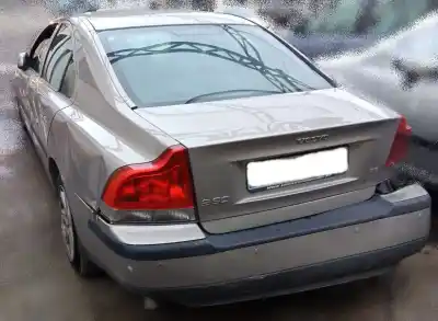 Veicolo di demolizione volvo s60 berlina 2.4 d dell'anno 2002 alimentato d5244t
