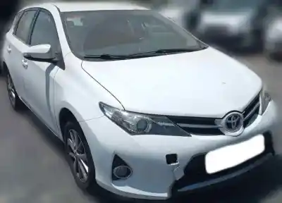 Vehicul casat toyota auris (_e15_) 1.4 d-4d (nde150_) al anului 2013 alimentat 1nd