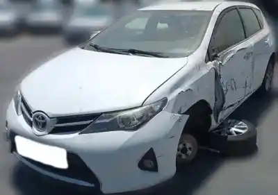 Vehicul casat toyota auris (_e15_) 1.4 d-4d (nde150_) al anului 2013 alimentat 1nd