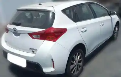 Vehicul casat toyota auris (_e15_) 1.4 d-4d (nde150_) al anului 2013 alimentat 1nd
