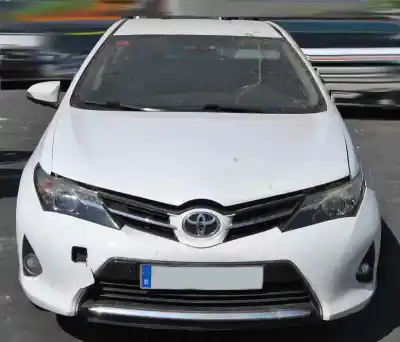 Vehicul casat toyota auris (_e15_) 1.4 d-4d (nde150_) al anului 2013 alimentat 1nd