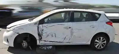Vehicul casat toyota auris (_e15_) 1.4 d-4d (nde150_) al anului 2013 alimentat 1nd