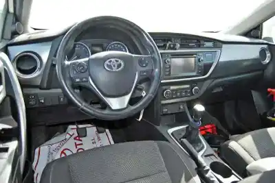 Vehicul casat toyota auris (_e15_) 1.4 d-4d (nde150_) al anului 2013 alimentat 1nd
