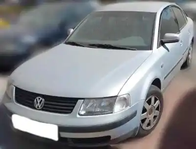 Vehículo de desguace VOLKSWAGEN PASSAT BERLINA (3B2) 1.9 TDI del año 1999 con motor AJM