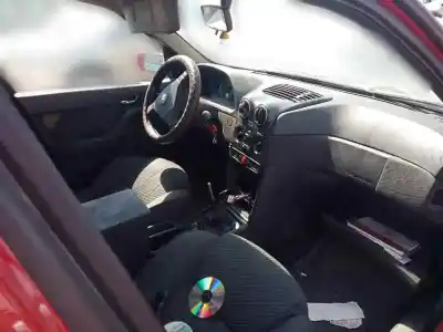 Здавання транспортного засобу alfa romeo 146 1.9 jtd cat року 1999 потужний ar32302