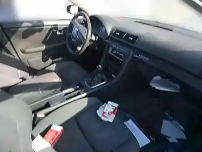 Scrapping Vehicle audi a4 berlina (8e) 2.5 v6 24v tdi of the year 2004 powered bdh