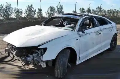 Veículo de Sucata audi a3 sedán (8vs) 2.0 16v tdi do ano 2014 alimentado crlb