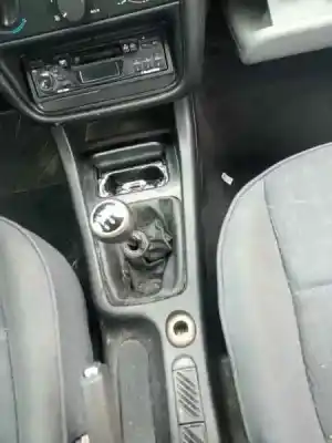 Veicolo di demolizione opel zafira a 2.0 dti dell'anno 2004 alimentato y20dtr