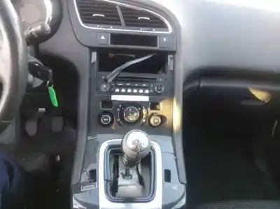 Veículo de Sucata peugeot 5008 2.0 16v hdi fap do ano 2013 alimentado rhe