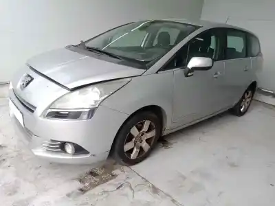 Scrapping Vehicle PEUGEOT 5008 (0U_, 0E_) 1.6 HDi of the year 2010 powered 9HZ/9H01