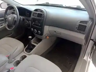 Veicolo di demolizione kia cerato 1.6 crdi dell'anno 2007 alimentato d4fb