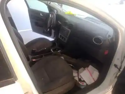 Veículo de Sucata ford focus berlina (cap) 1.6 tdci cat do ano 2006 alimentado hhda