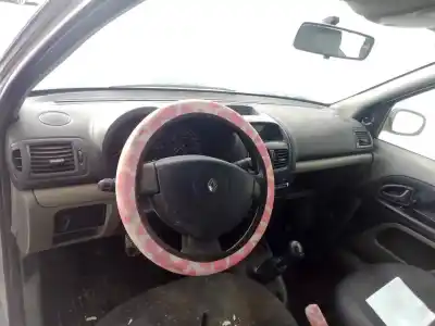 Здавання транспортного засобу renault clio ii fase ii (b/cb0) 1.2 року 2001 потужний d7f726