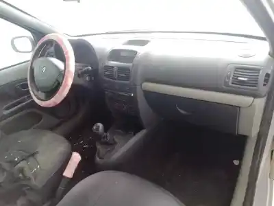 Здавання транспортного засобу renault clio ii fase ii (b/cb0) 1.2 року 2001 потужний d7f726