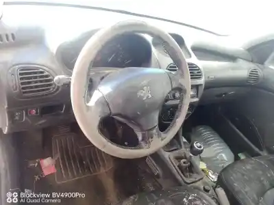 Здавання транспортного засобу peugeot 206 fastback (2a/c) 1.6 16v року 2002 потужний nfu