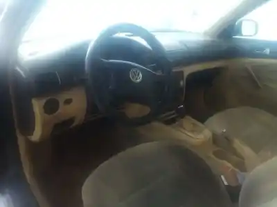 Veículo de Sucata volkswagen passat b5.5 (3b3) 1.9 tdi do ano 2001 alimentado awx