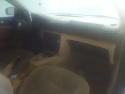 Veículo de Sucata volkswagen passat b5.5 (3b3) 1.9 tdi do ano 2001 alimentado awx