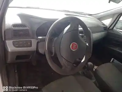 Veicolo di demolizione fiat grande punto (199_) 1.3 d multijet dell'anno 2011 alimentato 199a2000