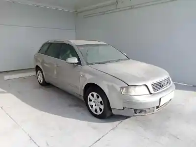 Veículo de Sucata audi a4 avant (8e) 1.9 tdi (96kw) do ano 2001 alimentado awx