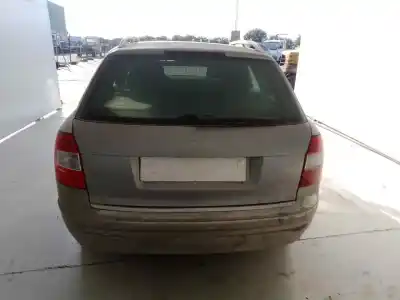 Veículo de Sucata audi a4 avant (8e) 1.9 tdi (96kw) do ano 2001 alimentado awx