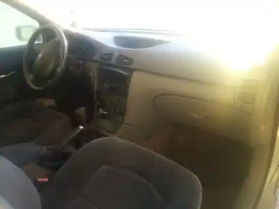 Sloopvoertuig renault laguna ii (bg0/1_) 2.2 dci (bg0f) van het jaar 2002 aangedreven g9t702 Sloopvoertuig renault laguna ii (bg0/1_) 2.2 dci (bg0f) van het jaar 2002 aangedreven g9t702