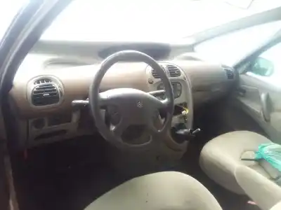Veículo de Sucata citroen xsara picasso (n68) 2.0 hdi do ano 2002 alimentado rhy