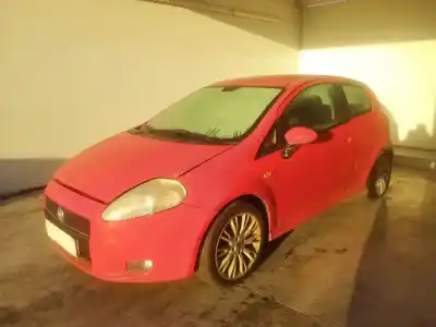 Veicolo di demolizione FIAT GRANDE PUNTO (199_) 1.9 D MULTIJET dell'anno 2006 alimentato 199 A5.000