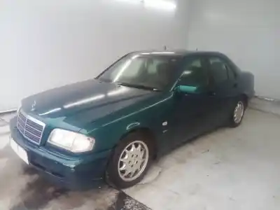 Sloopvoertuig MERCEDES-BENZ CLASE C (W202) C 250 TURBO-D (202.128) van het jaar 1998 aangedreven OM 605.960