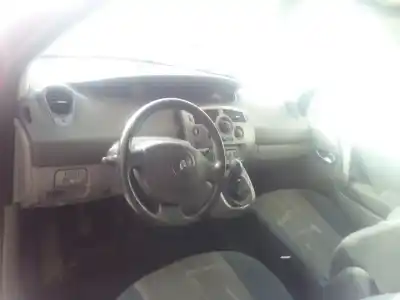 Véhicule à la ferraille renault megane ii (bm0/1_, cm0/1_) 1.5 dci (bm0f, bm0t, bm2b, cm0f, cm0t) de l'année 2005 alimenté k9k722