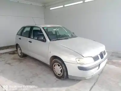 Veículo de Sucata seat ibiza (6k) básico do ano 1999 alimentado akk