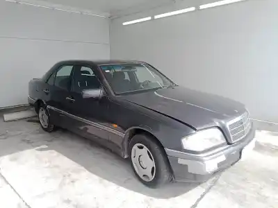 Sloopvoertuig mercedes-benz clase c (w202) c 180 (202.018) van het jaar 1994 aangedreven 111920