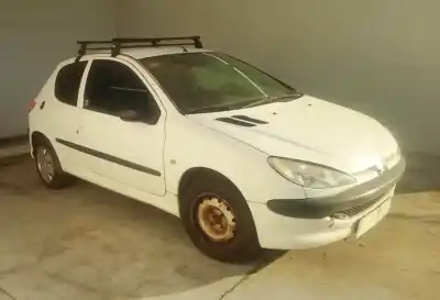 Scrapping Vehicle peugeot 206 fastback (2a/c) 1.4 hdi eco 70 of the year 2004 powered 8hx