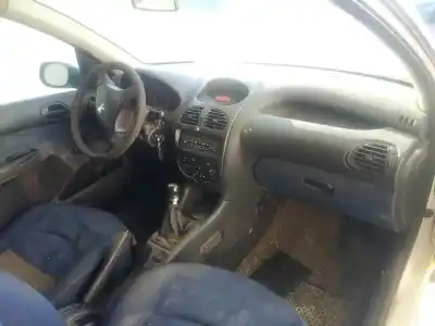 Scrapping Vehicle peugeot 206 fastback (2a/c) 1.4 hdi eco 70 of the year 2004 powered 8hx
