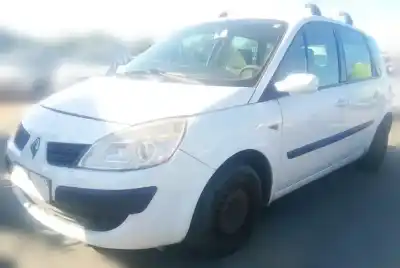 Veicolo di demolizione RENAULT SCÉNIC II (JM0/1_)  dell'anno 2007 alimentato K9K724