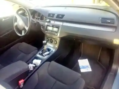 Sloopvoertuig VOLKSWAGEN PASSAT B6 (3C2)  van het jaar 2008 aangedreven BXE