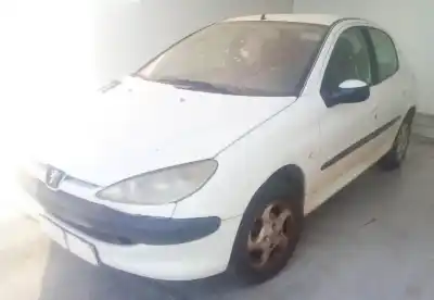 Veicolo di demolizione peugeot 206 fastback (2a/c) 1.4 hdi eco 70 dell'anno 2003 alimentato 8hx