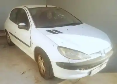 Veicolo di demolizione peugeot 206 fastback (2a/c) 1.4 hdi eco 70 dell'anno 2003 alimentato 8hx