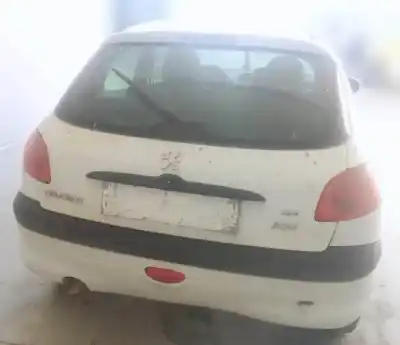 Veicolo di demolizione peugeot 206 fastback (2a/c) 1.4 hdi eco 70 dell'anno 2003 alimentato 8hx